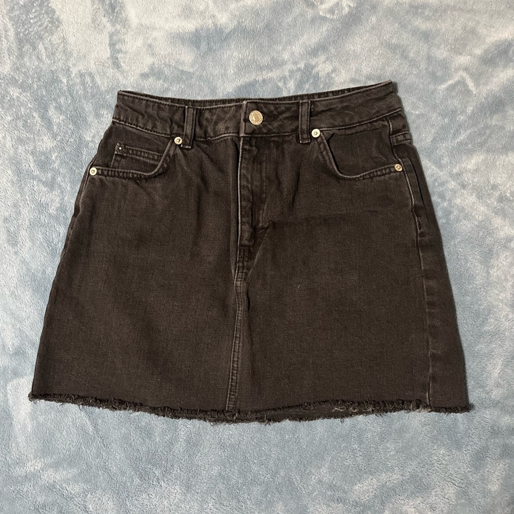 Topshop Moto Black Washed Denim Skirt Size US 4